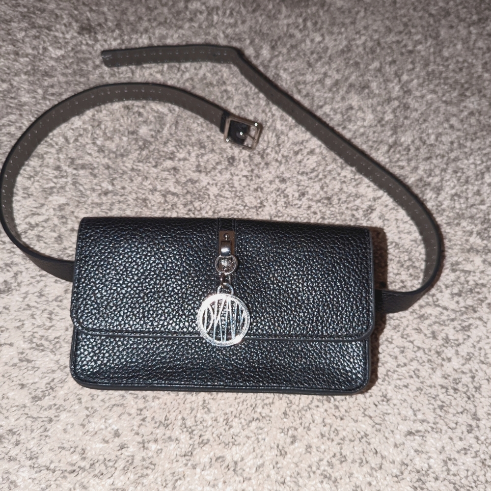 DKNY black leather fanny pack ...small in size .... Great condition .. like new